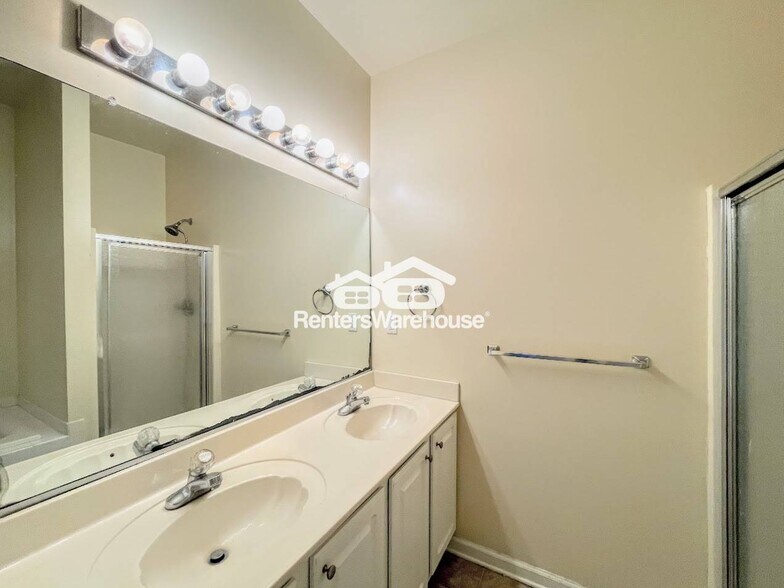 Building Photo - 3711 Bay Crescent