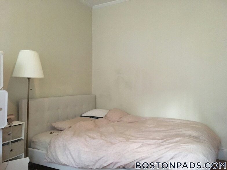 Building Photo - 17-19-19 Washington St S