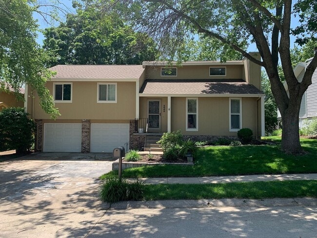 Building Photo - 2660 N 129th Cir