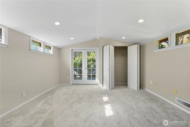 Building Photo - Stunning Newly Remodeled 3-Bed, 2-Bath Home in Great Location!