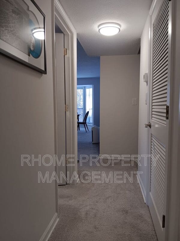 Building Photo - 1407 Riverview Dr