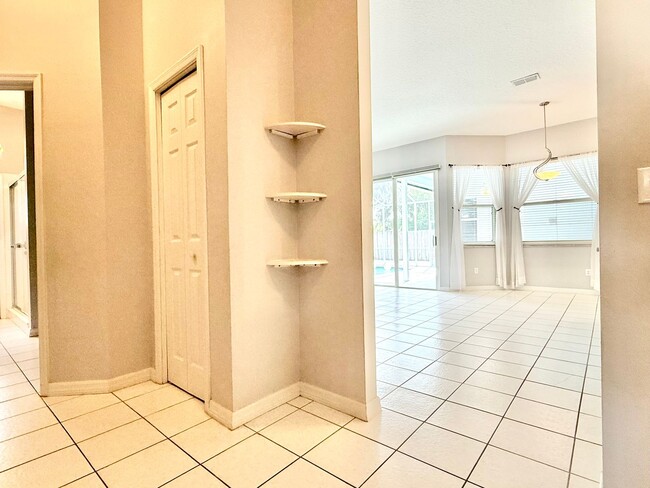 Building Photo - Executive 4bedrooms/3baths Dream pool-home...