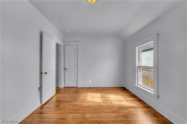 Building Photo - 3937 W 22nd St