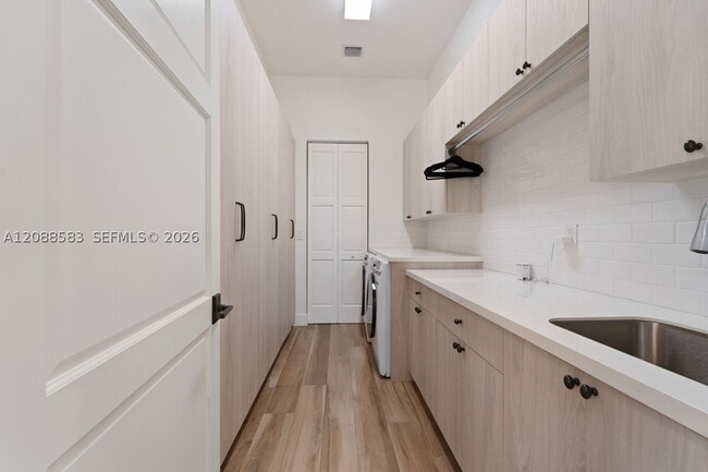 Building Photo - 5851 SW 77th Terrace