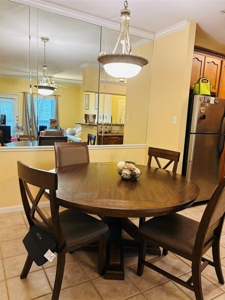 Building Photo - 1330 Old Spanish Trl