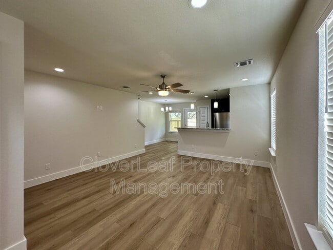 Building Photo - 776 Abigail Aly