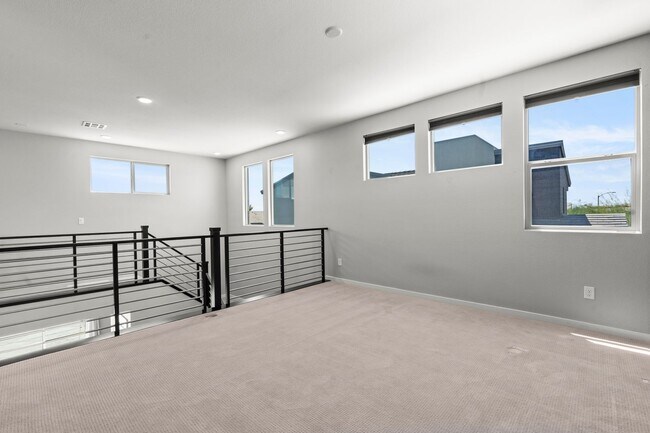 Building Photo - Skye Canyon Pool Home with First-Floor Primary Suite