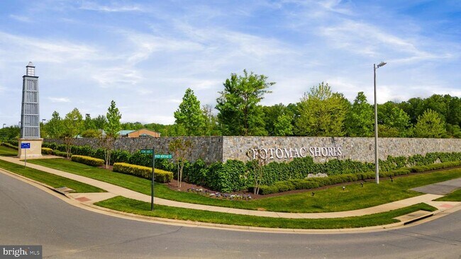 Building Photo - 17414 Southern Shrs Dr