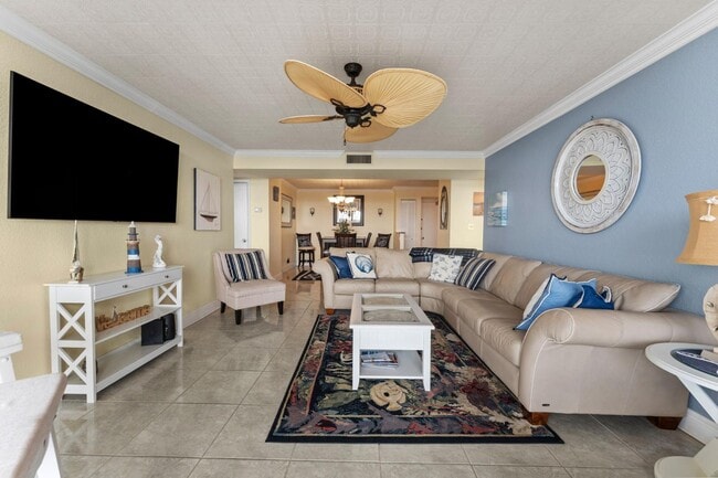 Building Photo - 1 Key Capri