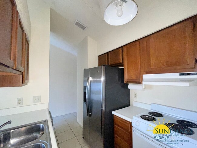 Building Photo - Great 1 Bedroom Unit in Fort Walton Beach