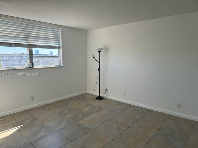 Building Photo - 1811 Jefferson St