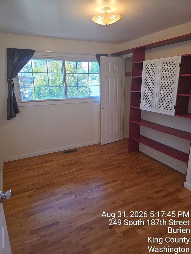 Building Photo - 249 S 187th St