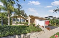 Building Photo - 2623 S Beverly Dr