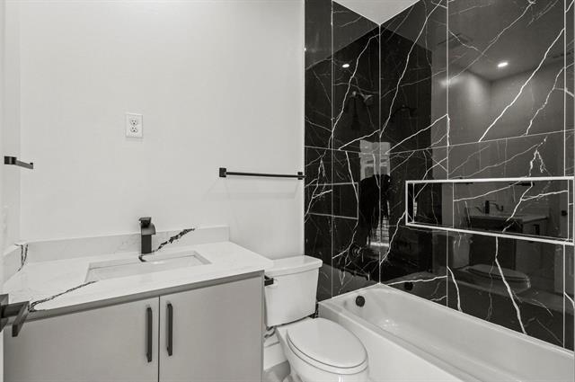 Building Photo - 3424 Ladd St