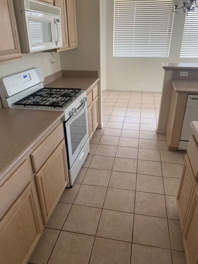Primary Photo - SINGLE LEVEL HOME FOR RENT
