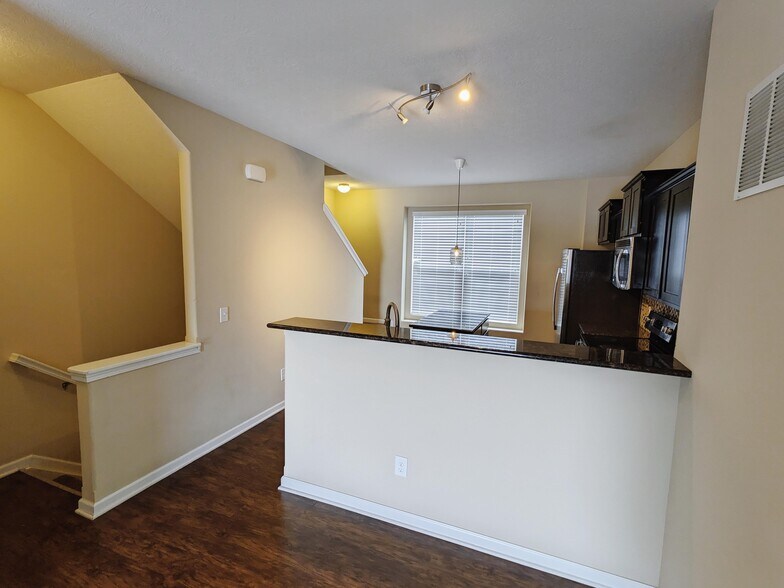 Building Photo - 1415 Bloomington Blvd