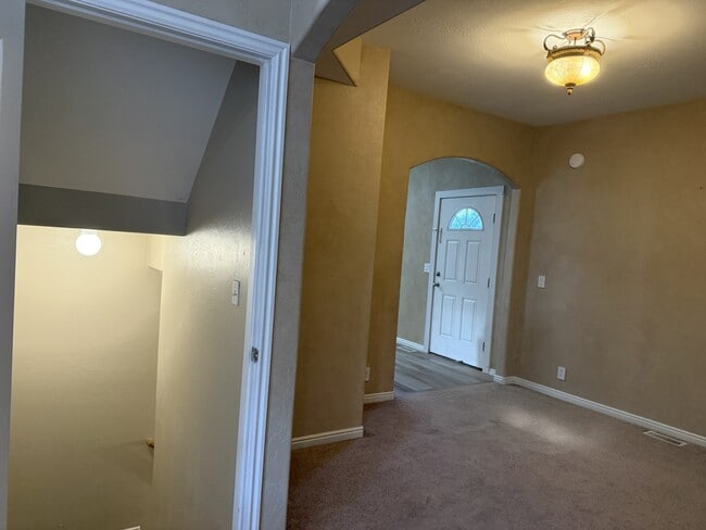Building Photo - 7691 Willow Walk Ln