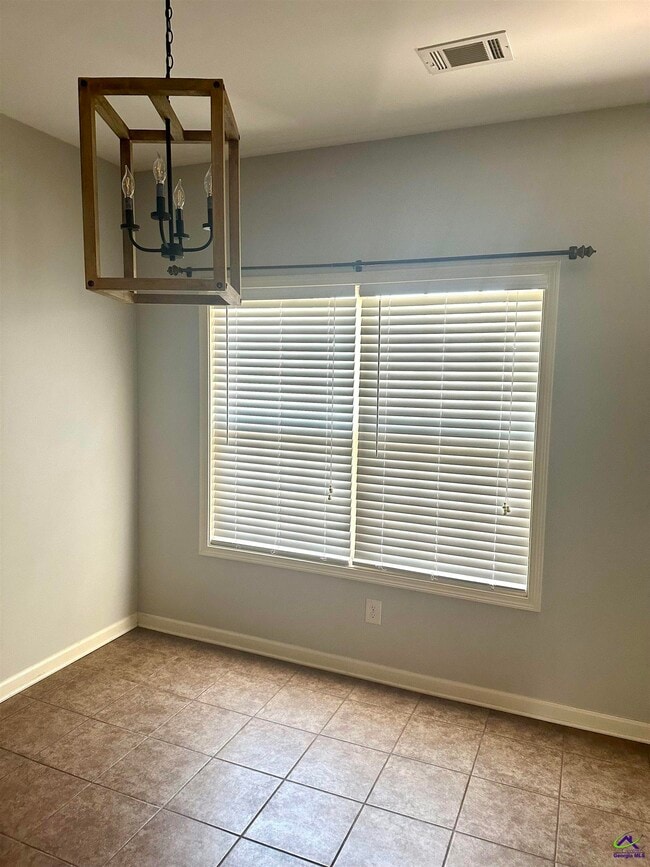 Building Photo - 121 Hawks Tail Dr