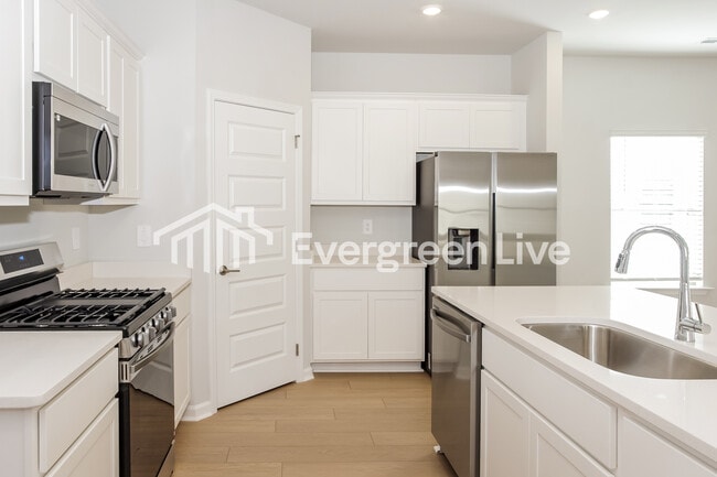 Building Photo - 156 Fenwick Pl