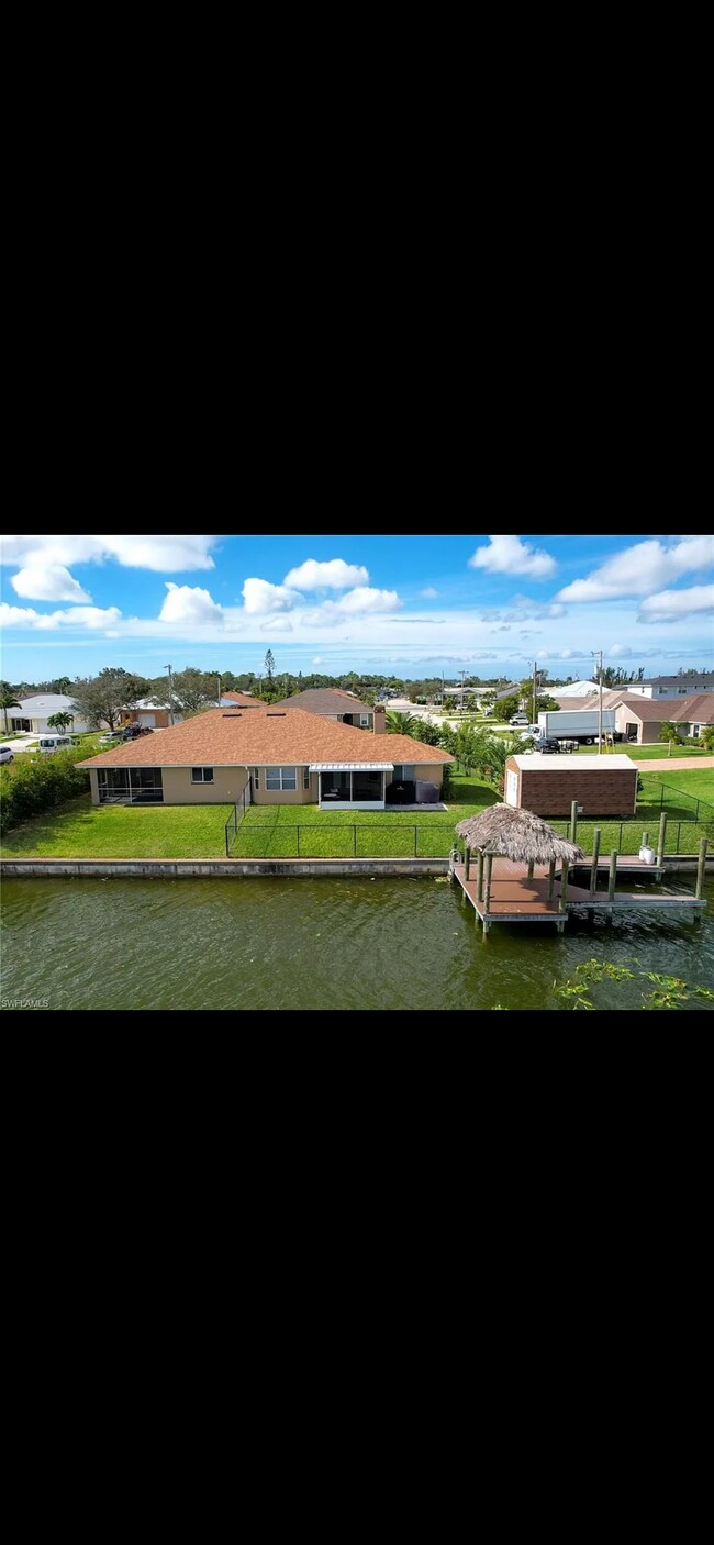 Building Photo - 403 SW 3rd Ct