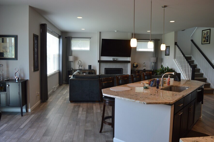 Building Photo - 801 Remington Way