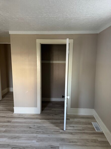 Building Photo - 1832 Franklin Ave