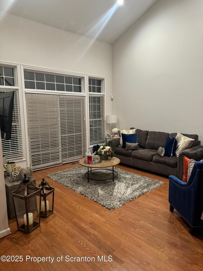 Building Photo - 803 Ohenry Close Sec 1