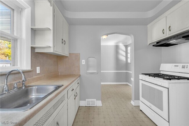 Building Photo - 4061 Verona Rd