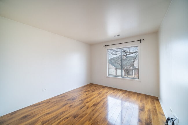 Building Photo - 7020 Barrington Ct