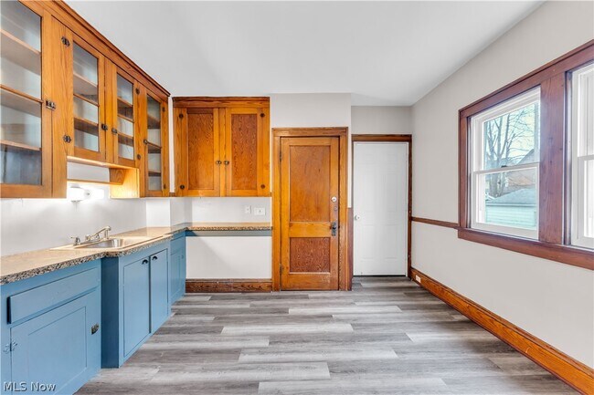 Building Photo - 4318 W 50th St