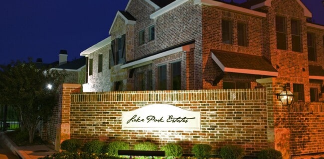 Building Photo - 1204 Lake Pointe Way