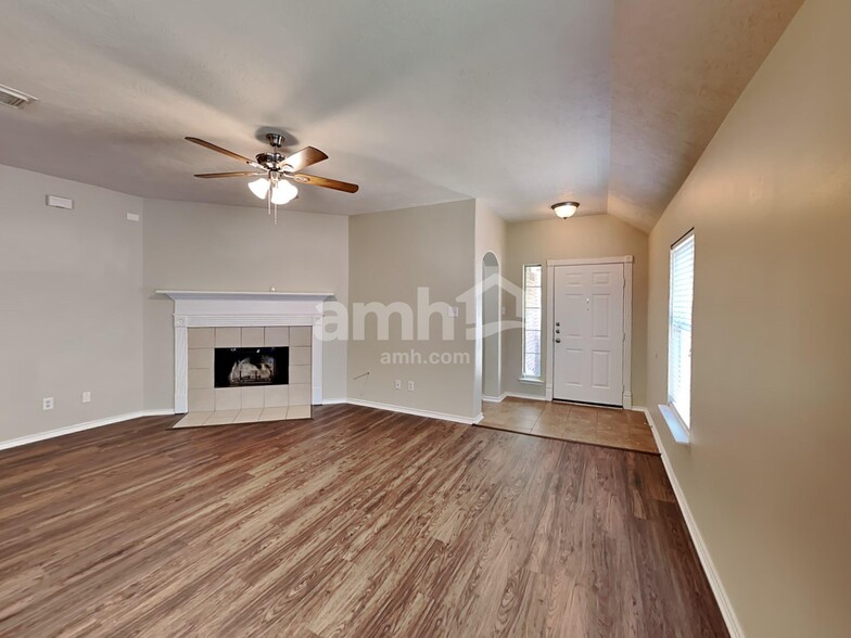 Building Photo - 18491 Sunrise Pines Dr