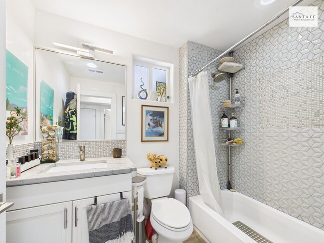 Building Photo - Beautifully Furnished and Equipped Propert...