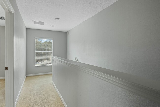 Building Photo - Spacious Water View 3/2.5/1 Winter Park To...