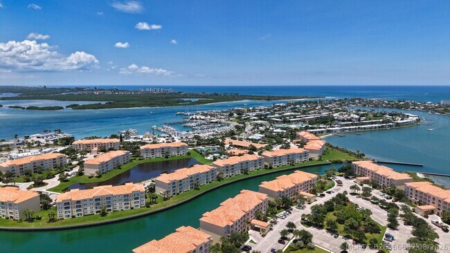 Building Photo - 3 Harbour Isle Dr E