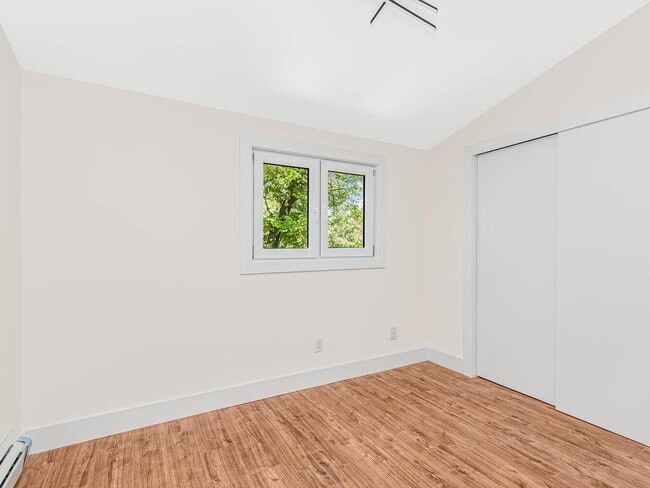 Building Photo - 22 Betty Ct