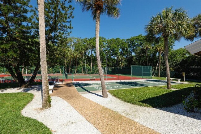 Building Photo - 4949 Village Garden Dr