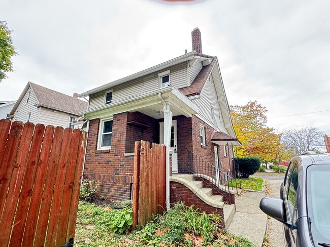 Building Photo - 2221 13th St SW