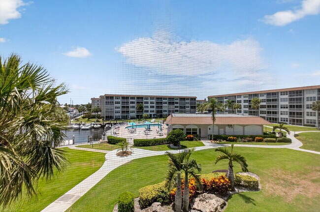 Building Photo - 2717 Florida Blvd