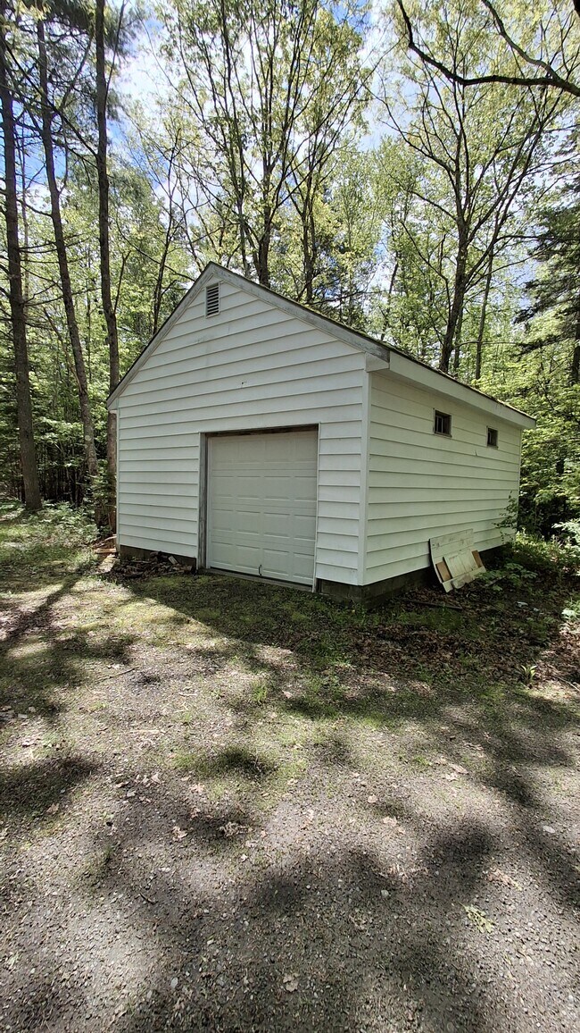 Building Photo - 193 Splitrock Rd
