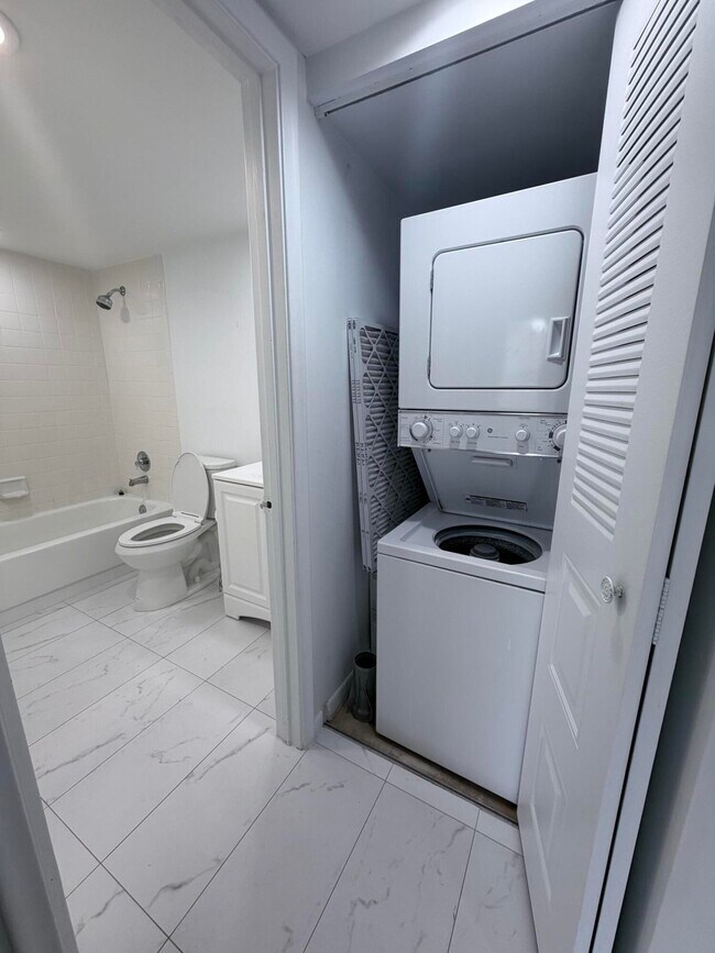 Building Photo - 1200 SW 125th Ave