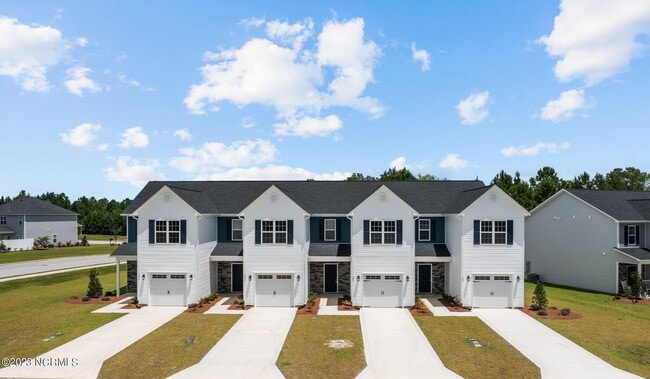 Primary Photo - 209 Verrazzano Ln