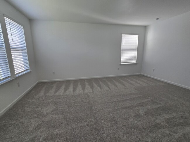 Building Photo - 5525 Hydrangea St