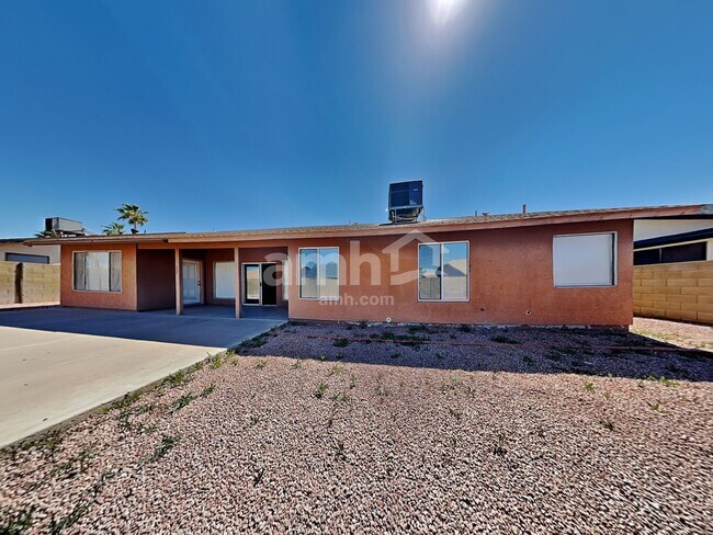 Building Photo - 11208 N 78th Dr