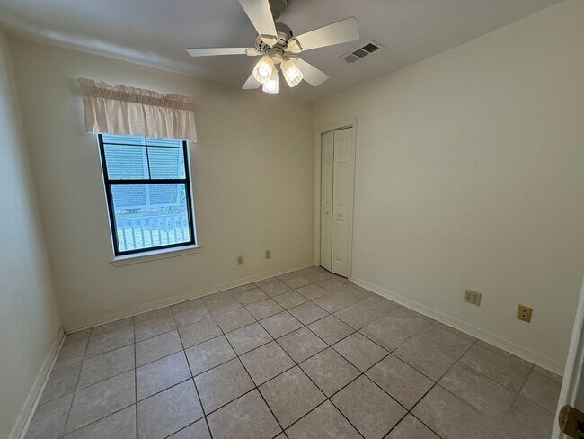 Building Photo - Pensacola - East Hill - 4 bedrooms, 3 bathroom - Mother in Law suite