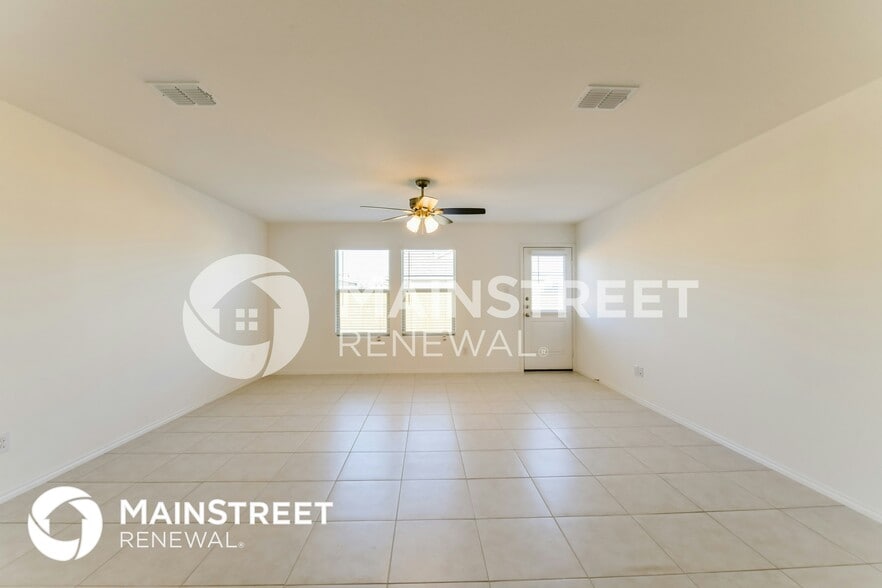 Building Photo - 332 Dry Cyn Wy