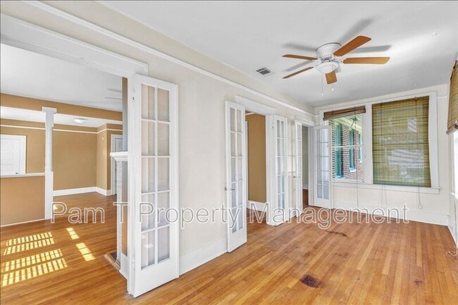 Building Photo - 214 E 48th St