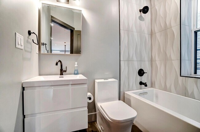 Building Photo - 1534 Republic St