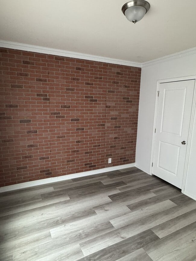 Building Photo - Come and take a look at this GEM!!!!!