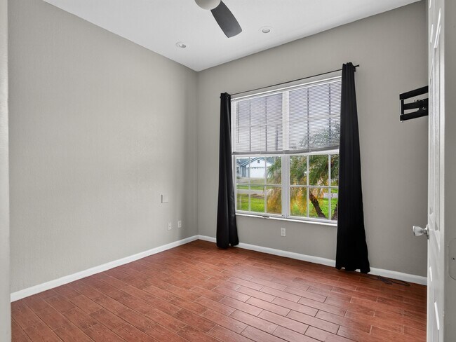 Building Photo - 4059 SW Kamsler St
